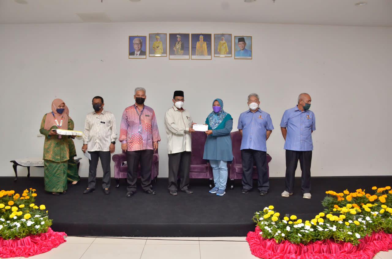 MAJLIS PENYERAHAN TAWARAN GERAI TAMAN AMPANGAN SEMPENA ULANG TAHUN KE-2 MAJLIS BANDARAYA SEREMBAN