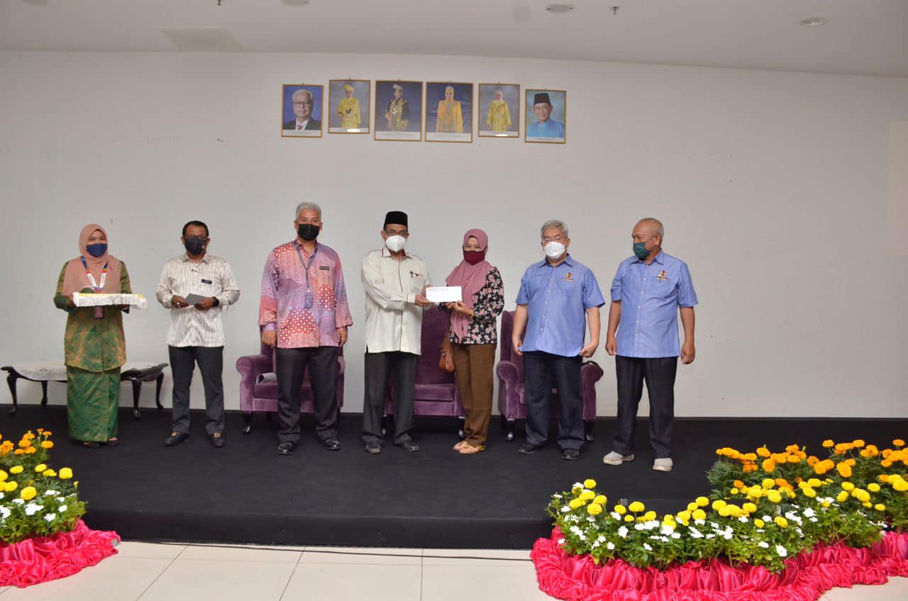 MAJLIS PENYERAHAN TAWARAN GERAI TAMAN AMPANGAN SEMPENA ULANG TAHUN KE-2 MAJLIS BANDARAYA SEREMBAN