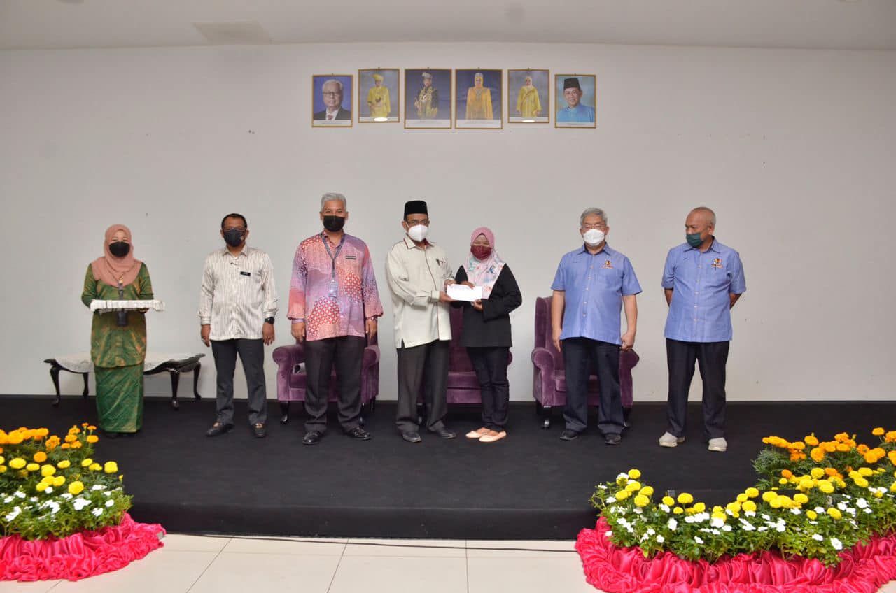 MAJLIS PENYERAHAN TAWARAN GERAI TAMAN AMPANGAN SEMPENA ULANG TAHUN KE-2 MAJLIS BANDARAYA SEREMBAN