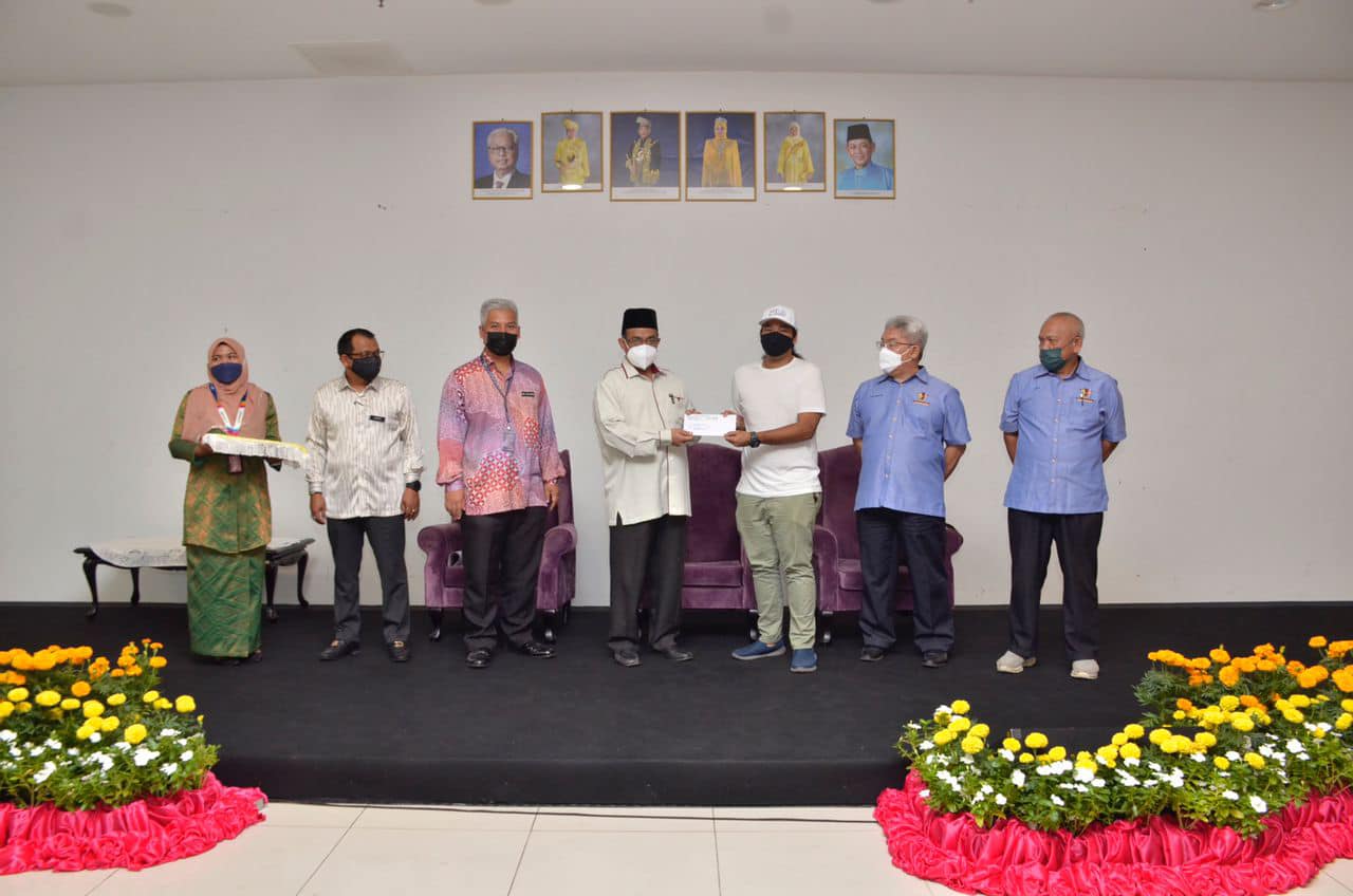 MAJLIS PENYERAHAN TAWARAN GERAI TAMAN AMPANGAN SEMPENA ULANG TAHUN KE-2 MAJLIS BANDARAYA SEREMBAN