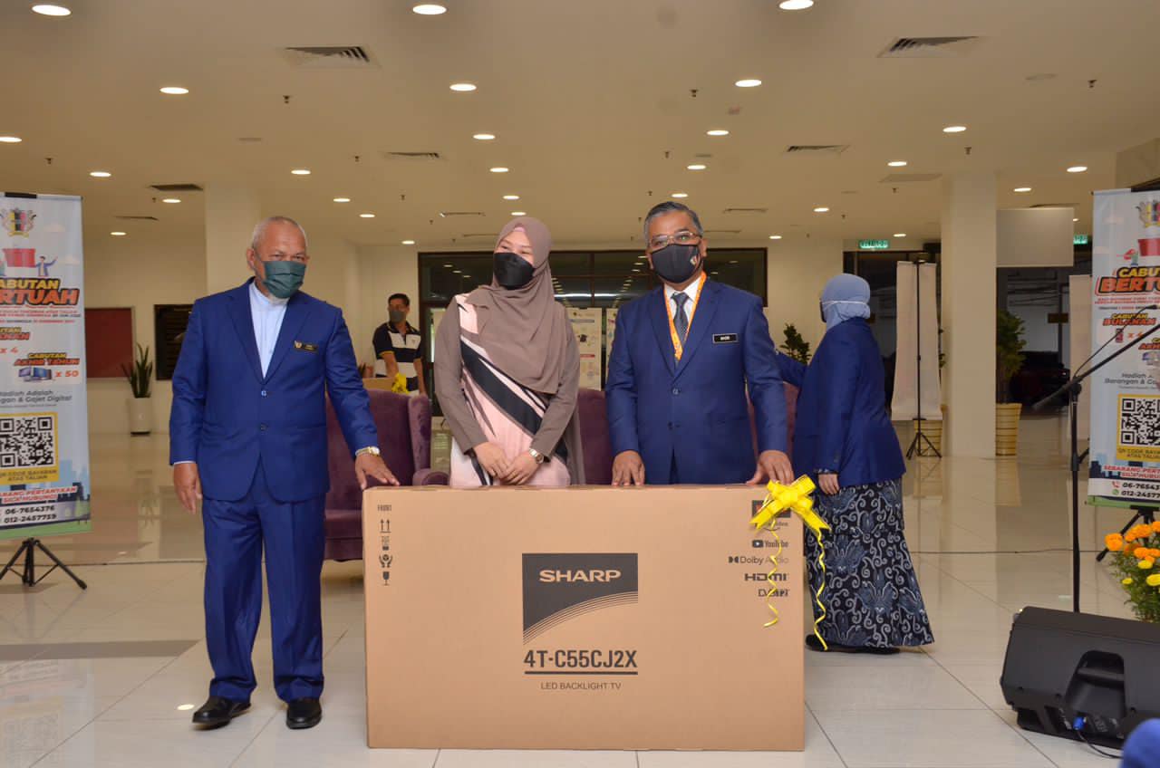 MAJLIS PENYAMPAIAN HADIAH CABUTAN BERTUAH KEMPEN BAGI BAYARAN CUKAI TAKSIRAN ATAS TALIAN DENGAN BAYARAN PENUH SEHINGGA 30 JUN 2022