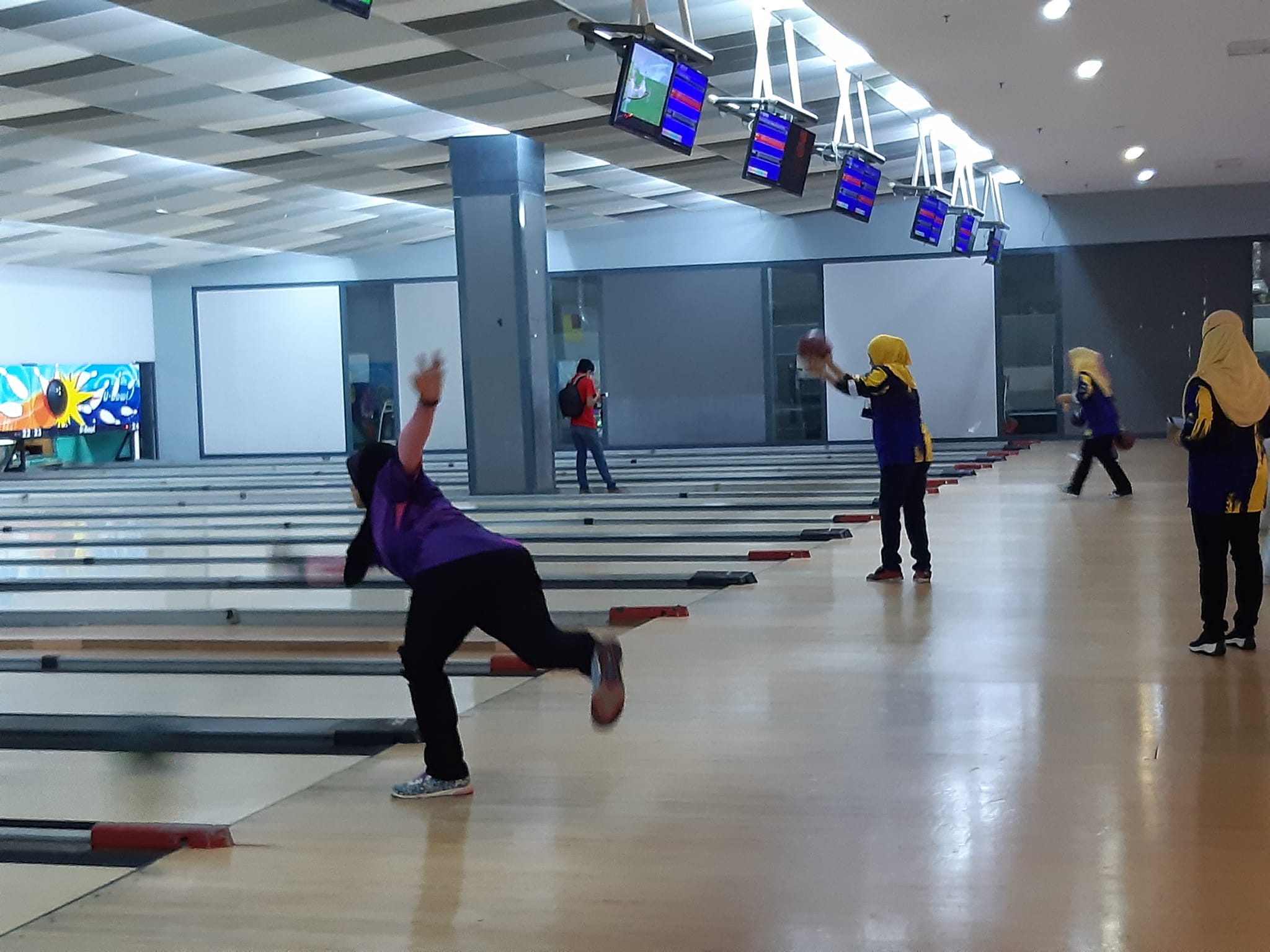 DENGAN KERJASAMA MBS MENGADAKAN PERLAWANAN PERSAHABATAN BOWLING ANTARA PUSPANITA CN9 & PUSPANITA CAWANGAN NEGERI PERLIS