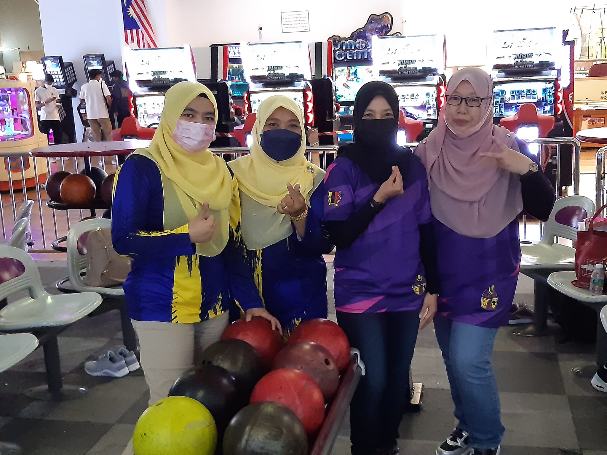 DENGAN KERJASAMA MBS MENGADAKAN PERLAWANAN PERSAHABATAN BOWLING ANTARA PUSPANITA CN9 & PUSPANITA CAWANGAN NEGERI PERLIS