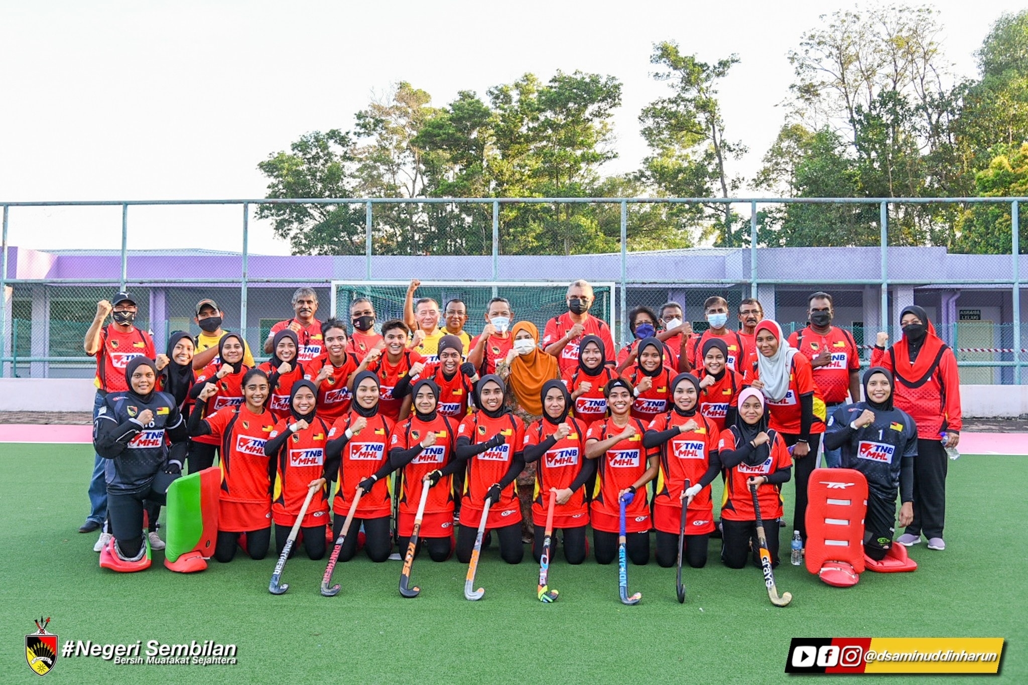 PASUKAN HOKI WANITA NEGERI SEMBILAN YANG BERJAYA MENGALAHKAN PASUKAN HOKI PULAU PINANG DALAM LIGA TNB MALAYSIA HOCKEY LEAGUE.