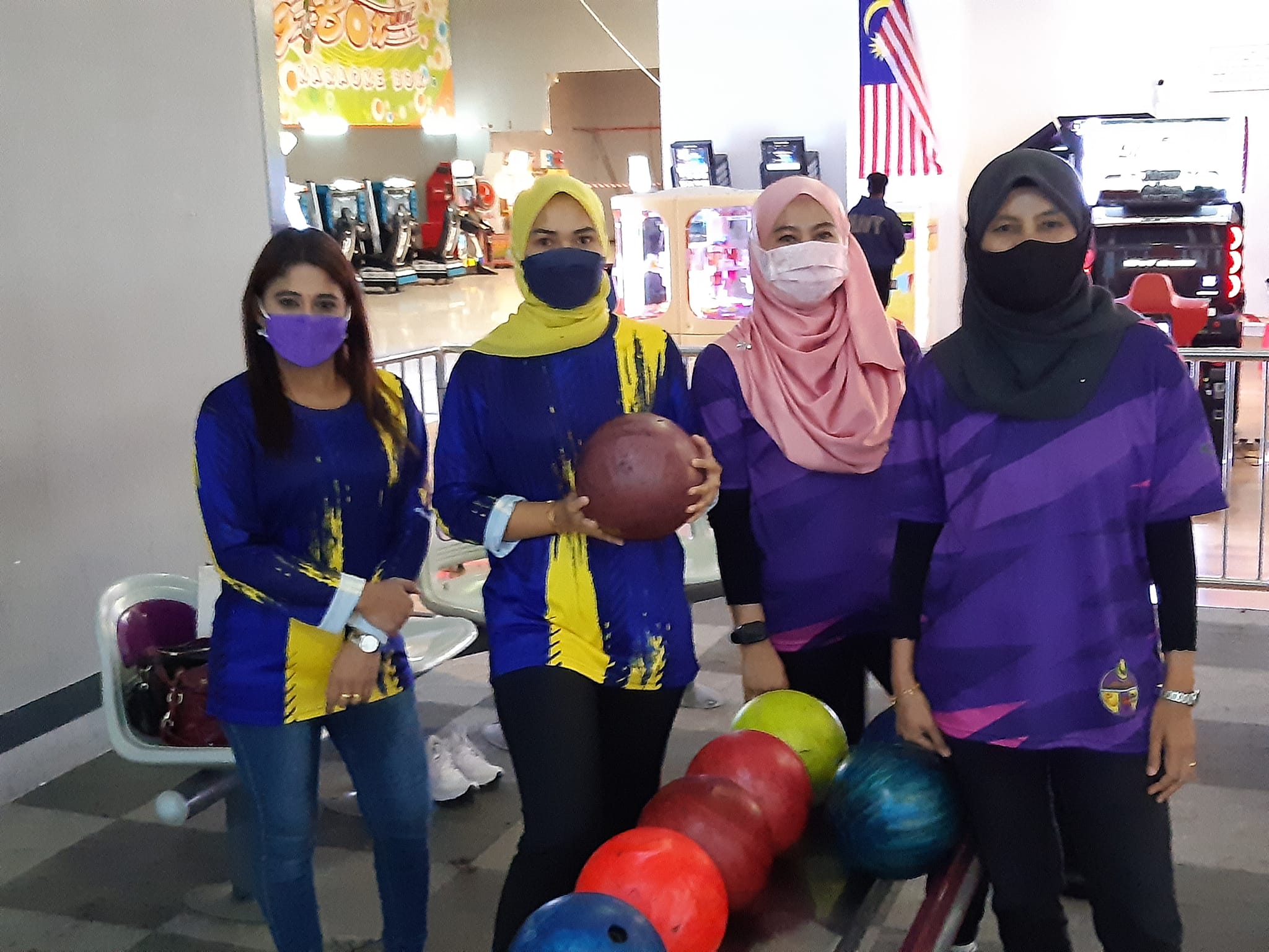 DENGAN KERJASAMA MBS MENGADAKAN PERLAWANAN PERSAHABATAN BOWLING ANTARA PUSPANITA CN9 & PUSPANITA CAWANGAN NEGERI PERLIS