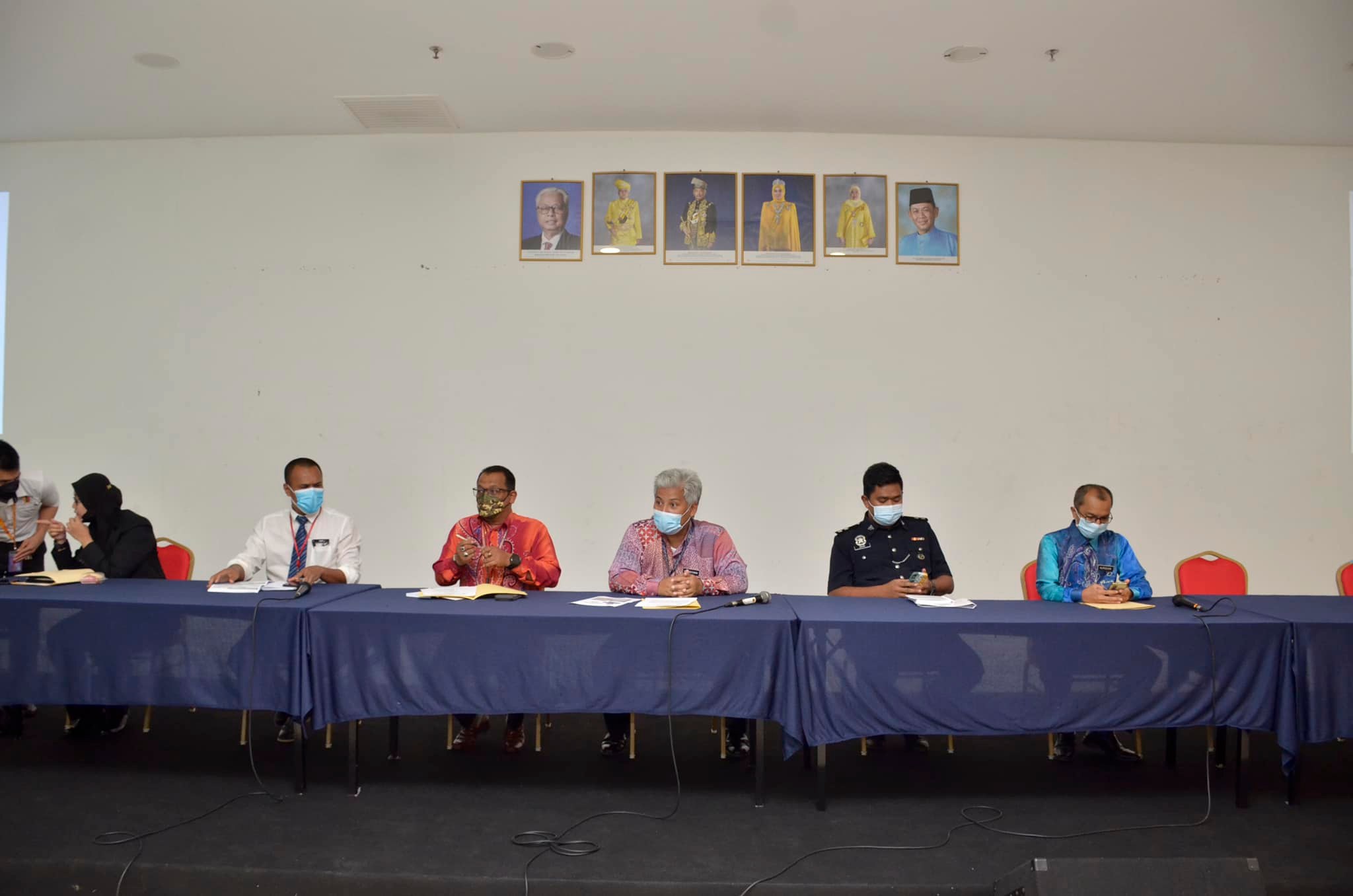 SERAHAN SURAT LANTIKAN PENGANJURAN DAN TAKLIMAT PEMATUHAN PROSEDUR OPERASI STANDARD (SOP) BAZAR RAMADHAN MAJLIS BANDARAYA SEREMBAN 1443H/2022M