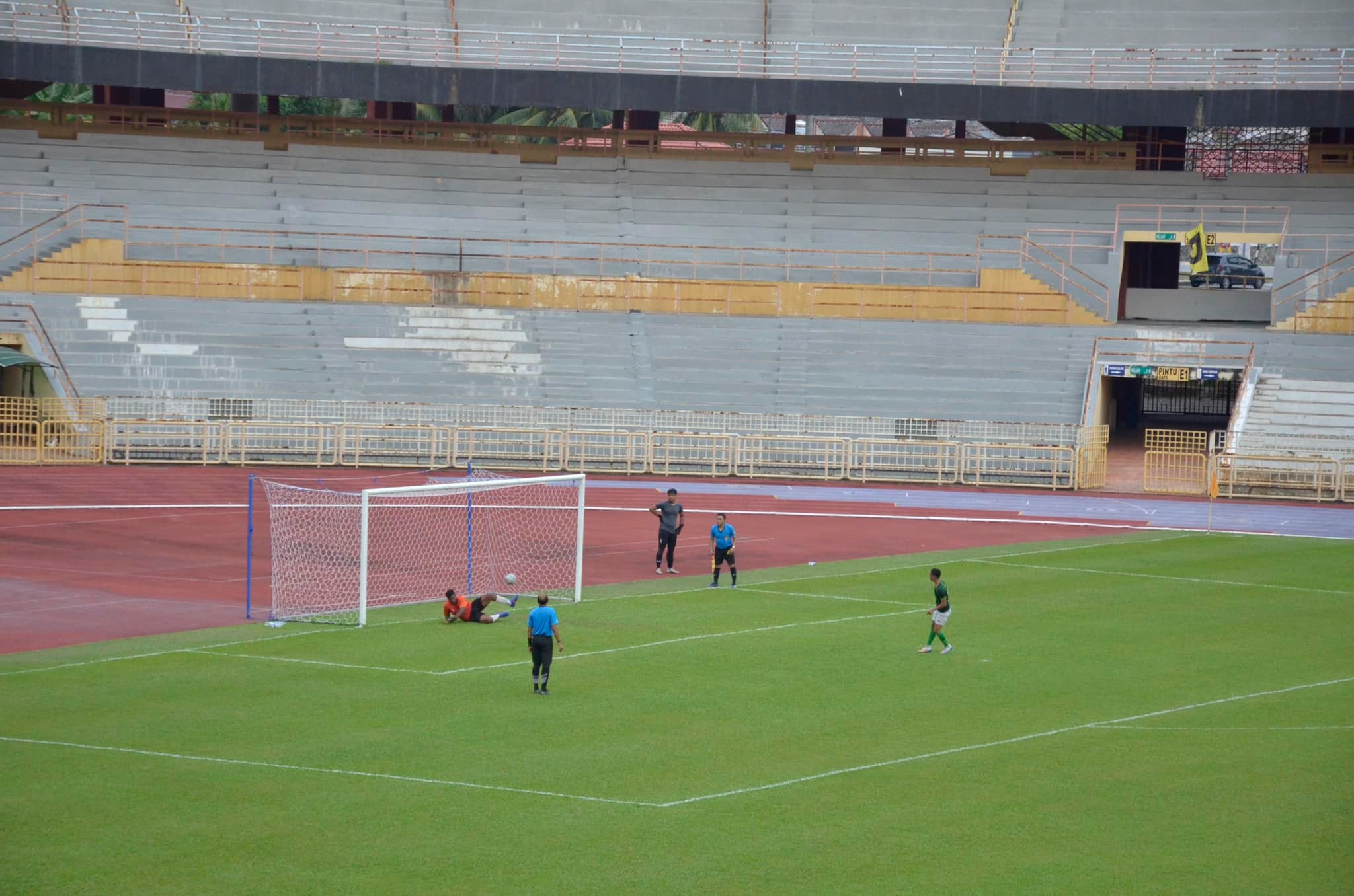 PERLAWANAN BOLA SEPAK ANTARA PASUKAN MBS A DAN RAHANG FC, PIALA DATUK BANDAR MAJLIS BANDARAYA SEREMBAN 2022