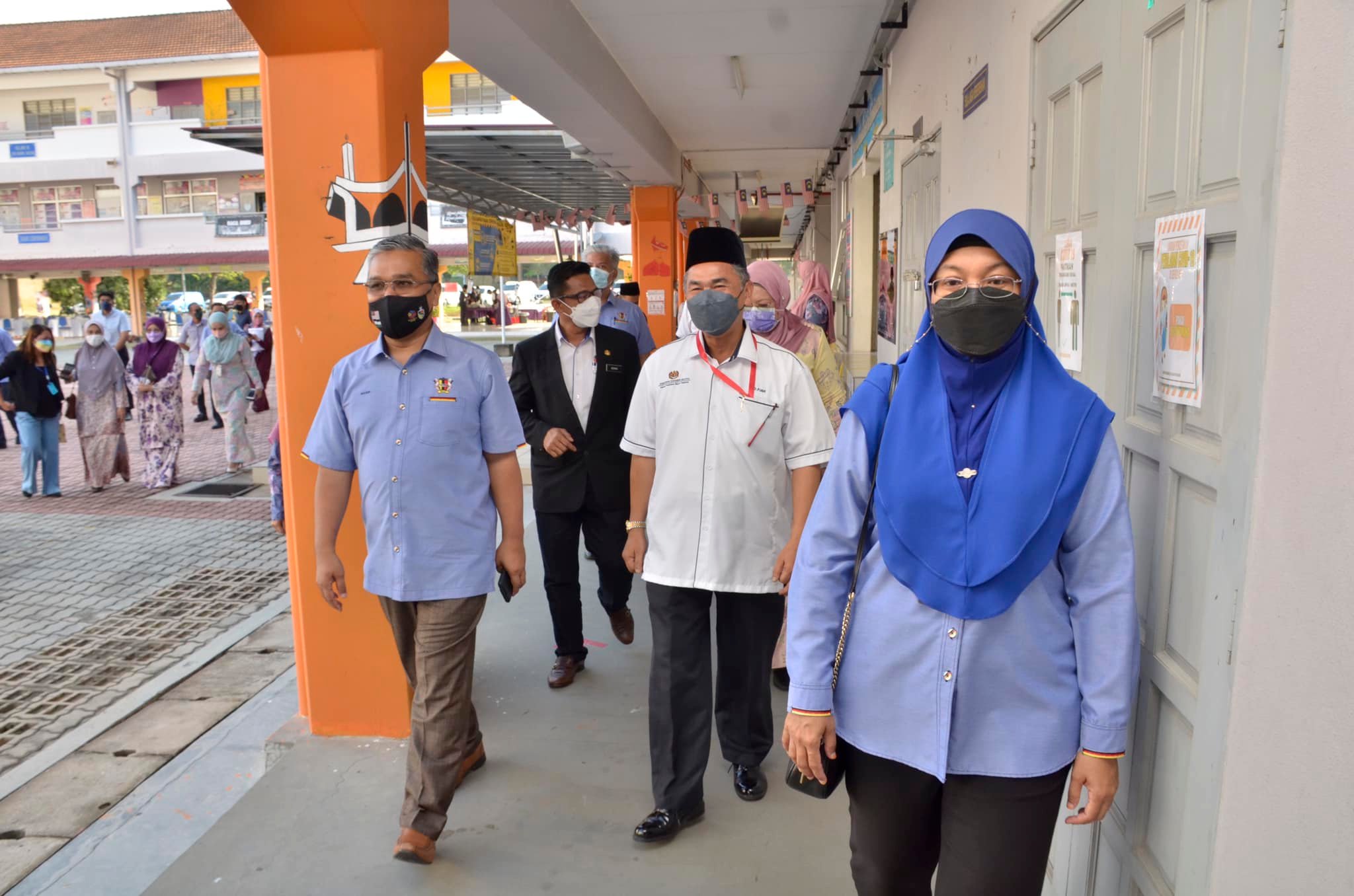 MAJLIS PENYERAHAN SUMBANGAN PERALATAN REFLEKSOLOGI SMK WARISAN PUTERI