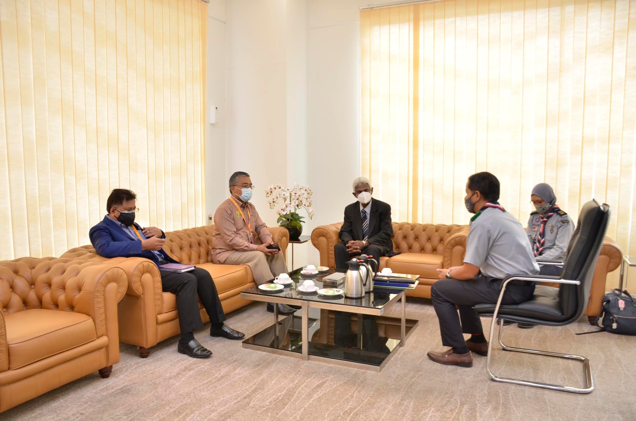 KUNJUNGAN HORMAT MAJLIS PENGAKAP DAERAH SEREMBAN TIMUR KE ATAS DATUK BANDAR