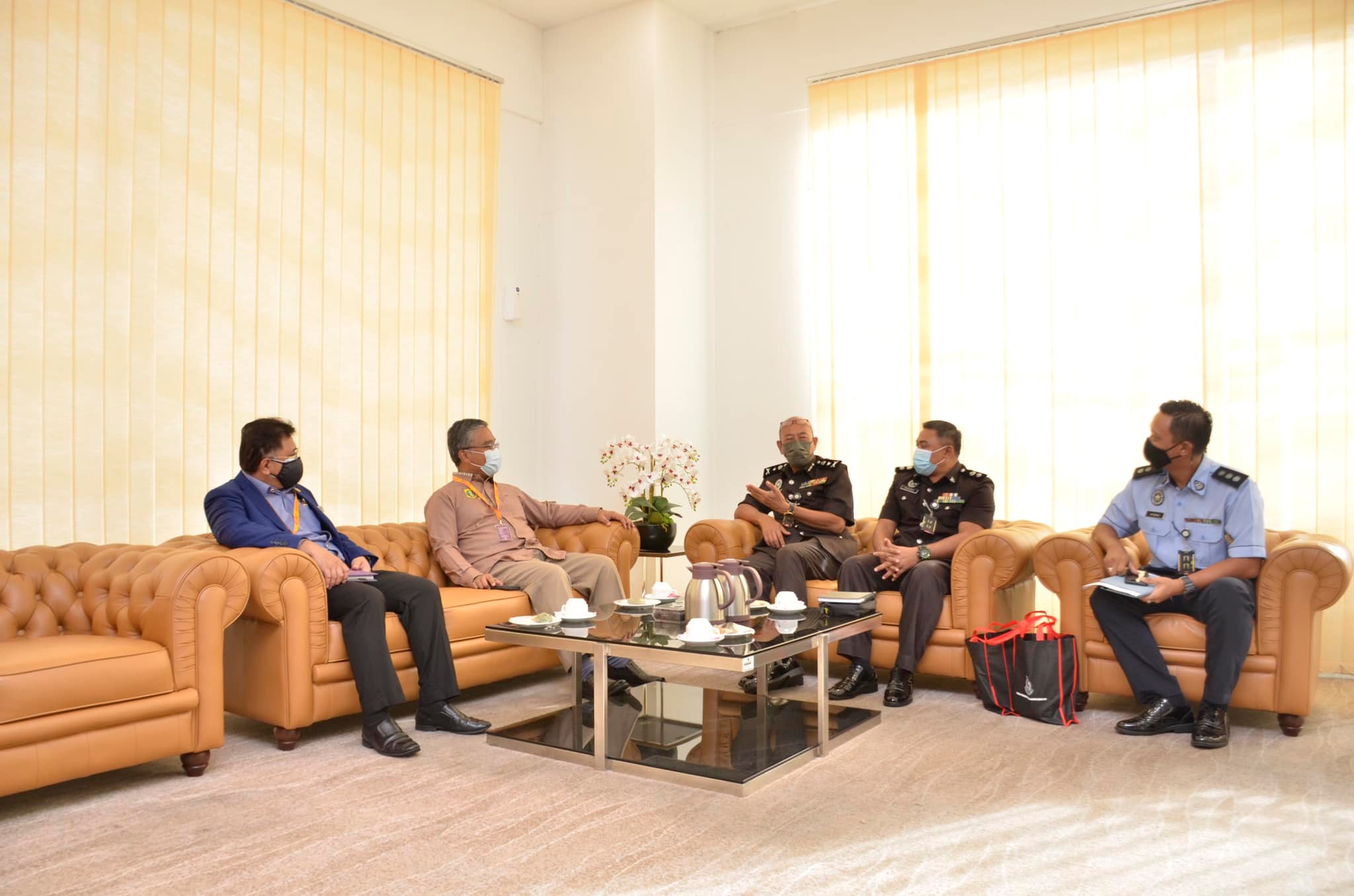 KUNJUNGAN HORMAT PENGARAH PENJARA N.SEMBILAN KE ATAS DATUK BANDAR