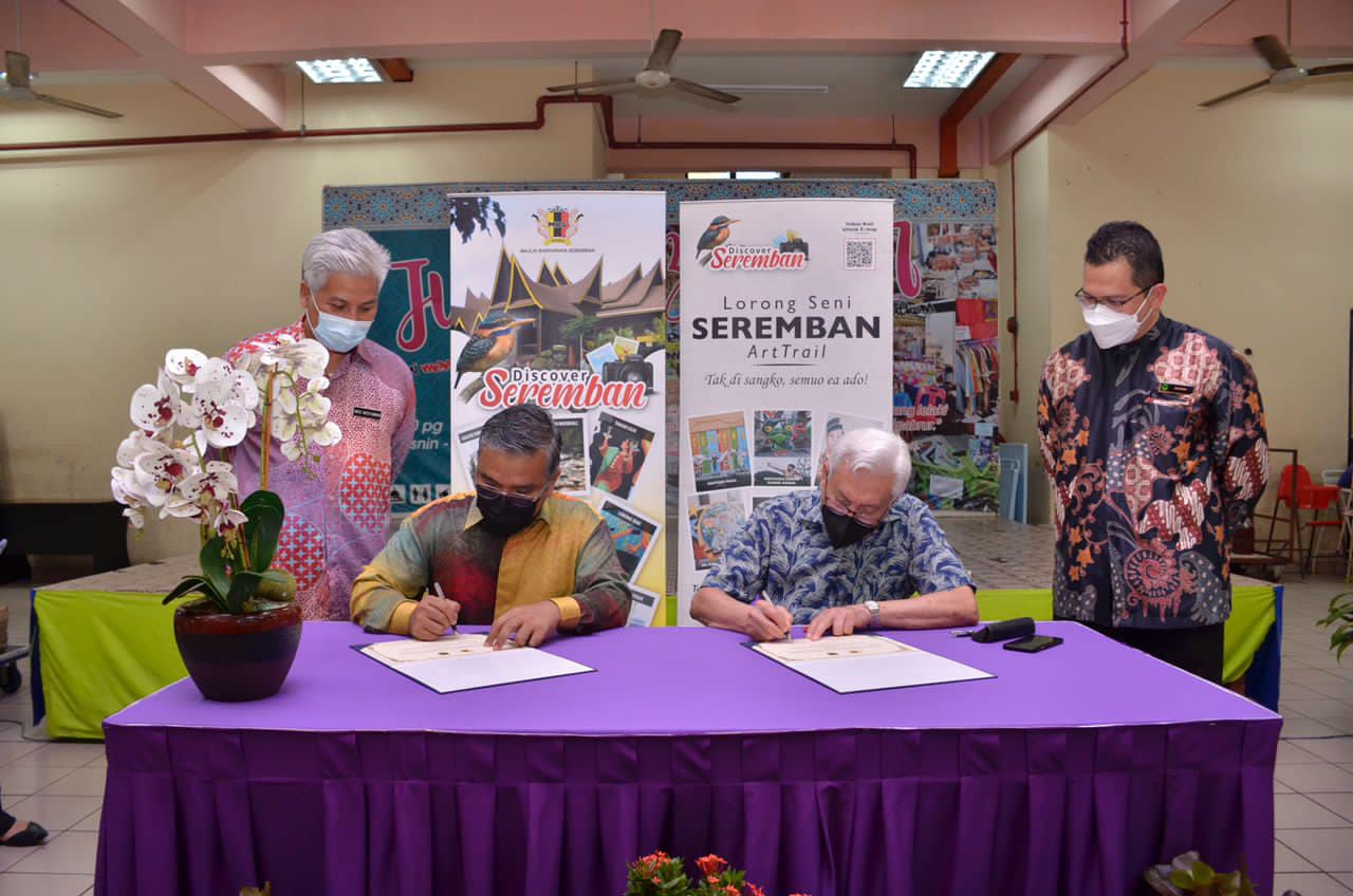 MAJLIS PENYERAHAN TANDAS KOMPLEKS BAZAAR MAINS DI ANTARA MAJLIS BANDARAYA SEREMBAN (MBS) KEPADA MAJLIS AGAMA ISLAM NEGERI SEMBILAN (MAINS)