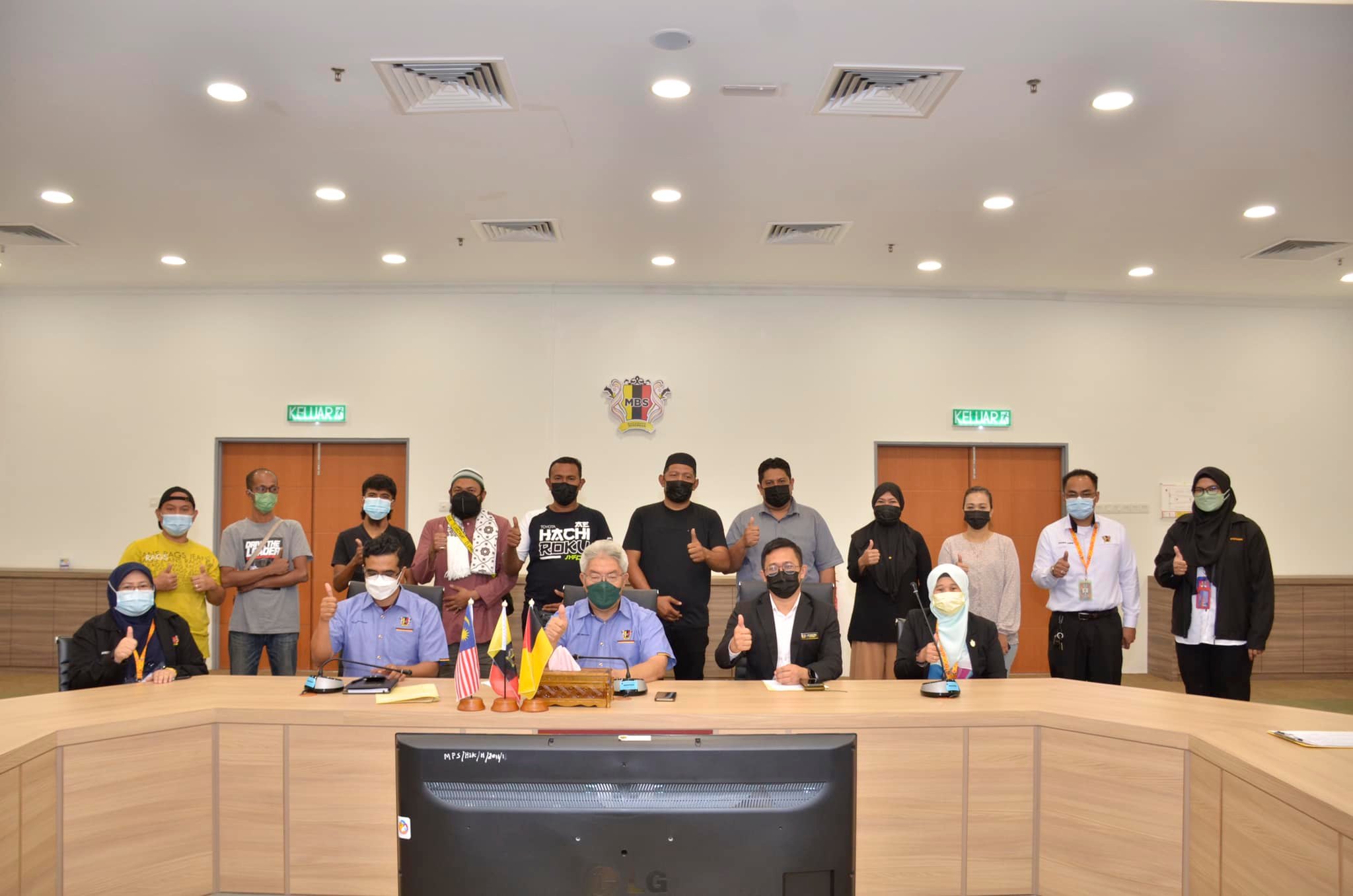 SESI PENYERAHAN SURAT TAWARAN PENIAGA BAHARU GERAI ARKED SENAWANG