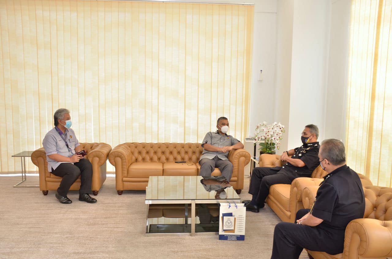 KUNJUNGAN HORMAT KETUA POLIS NEGERI SEMBILAN KE ATAS DATUK BANDAR