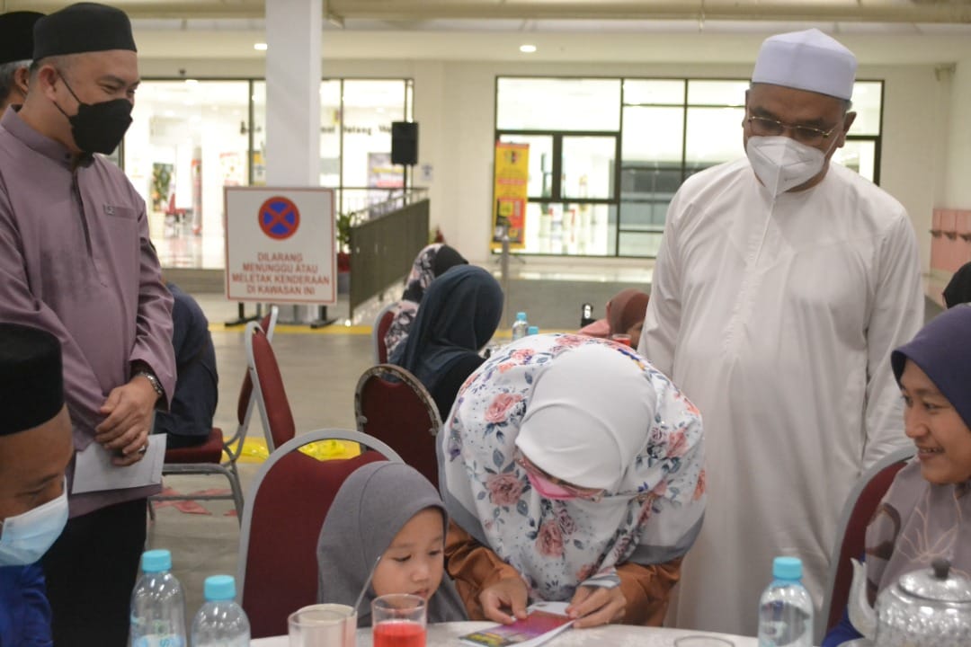 MAJLIS BERBUKA PUASA BERSAMA ANAK YATIM DAN SOLAT TERAWIH BERJEMAAH