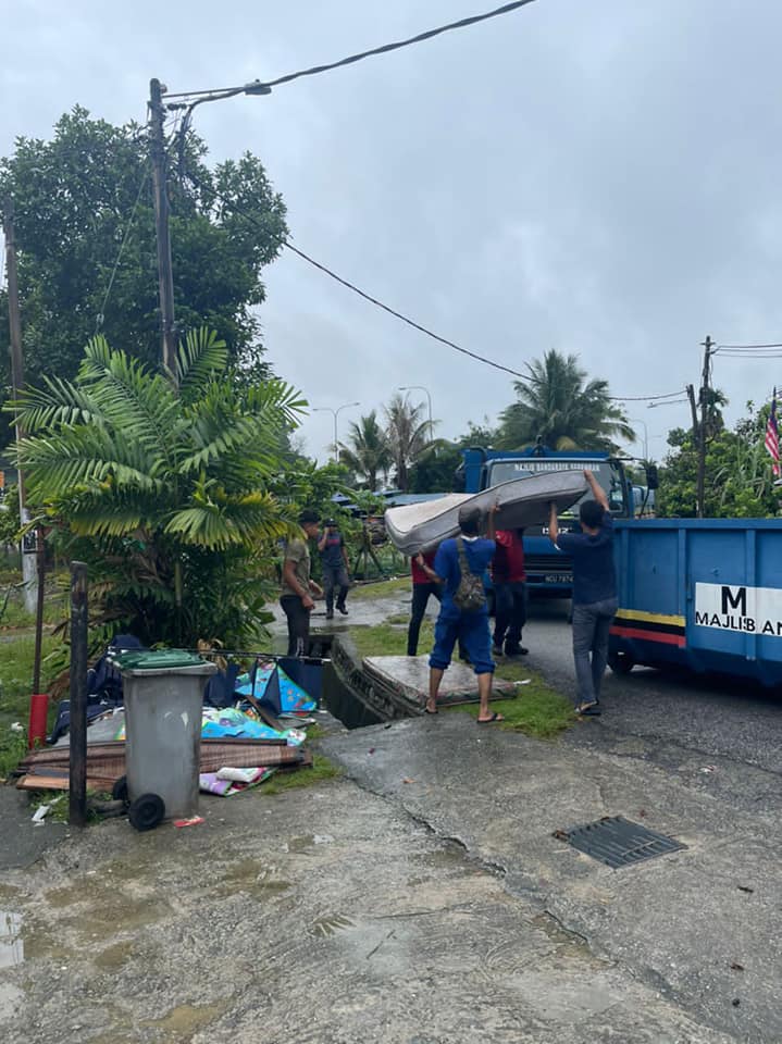 OPERASI GERAK KERJA PEMBERSIHAN BANJIR