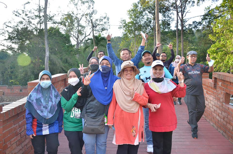 PLOGGING BUMI HIJAU DI TAMAN EKO RIMBA.