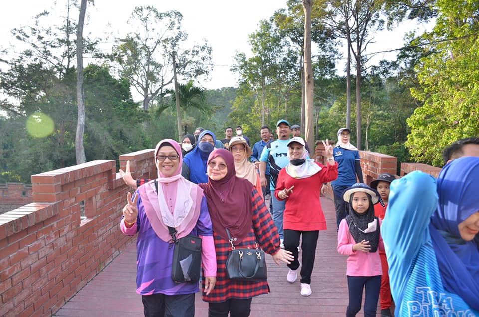 PLOGGING BUMI HIJAU DI TAMAN EKO RIMBA.