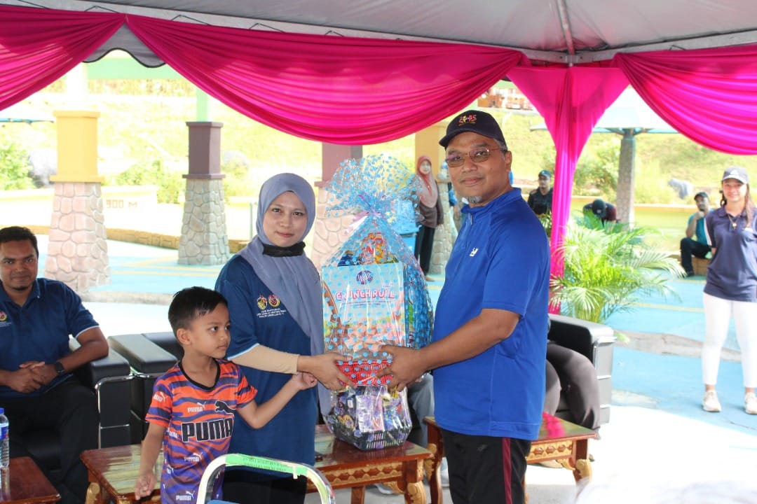 PLOGGING BUMI HIJAU DI TAMAN EKO RIMBA.