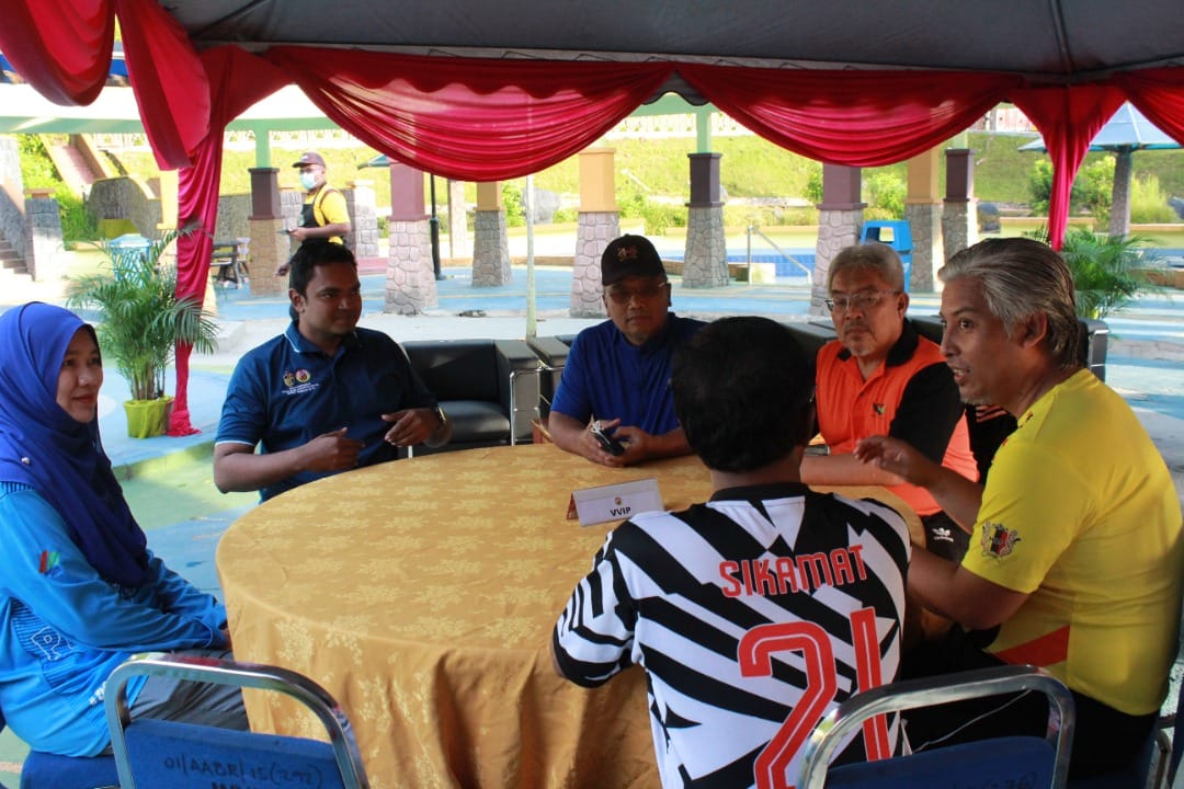 PLOGGING BUMI HIJAU DI TAMAN EKO RIMBA.