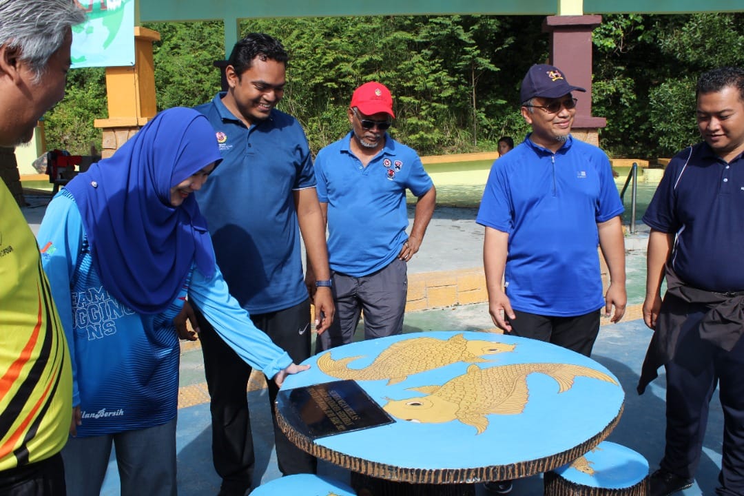 PLOGGING BUMI HIJAU DI TAMAN EKO RIMBA.