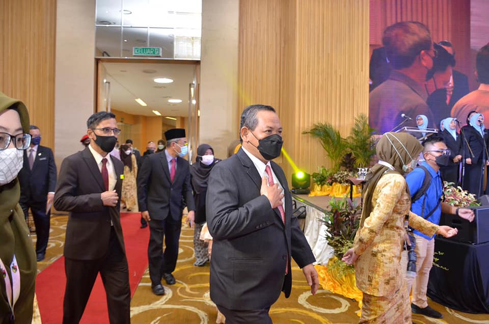 MAJLIS ANUGERAH PERKHIDMATAN CEMERLANG (APC) 2021 PENTADBIRAN KERAJAAN NEGERI SEMBILAN.