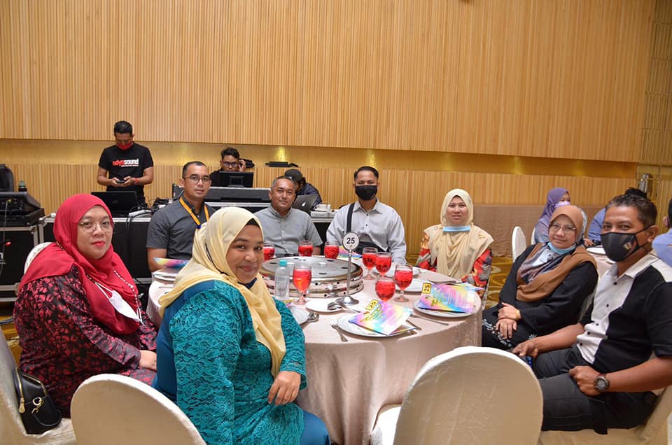 MAJLIS ANUGERAH PERKHIDMATAN CEMERLANG (APC) 2021 PENTADBIRAN KERAJAAN NEGERI SEMBILAN.