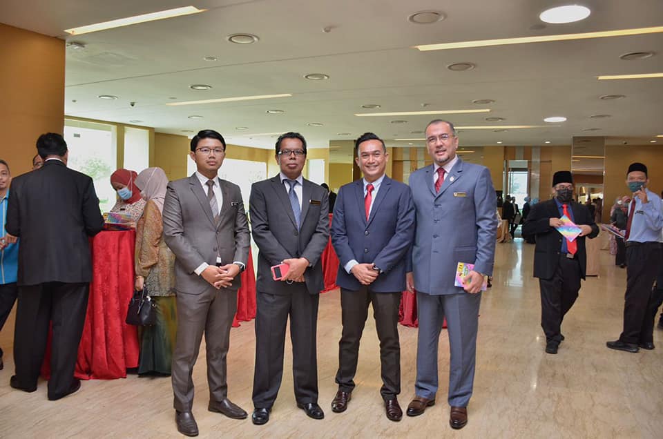 MAJLIS ANUGERAH PERKHIDMATAN CEMERLANG (APC) 2021 PENTADBIRAN KERAJAAN NEGERI SEMBILAN.