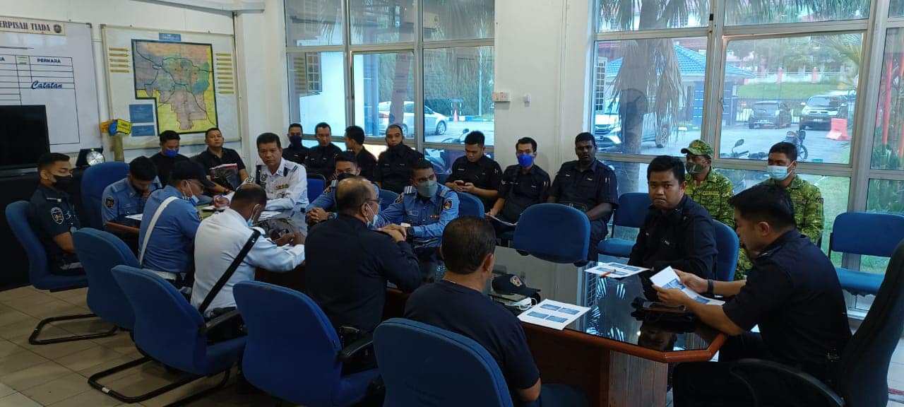 TUGAS BERSEPADU PENUTUPAN MEDIAN JALAN (LALUAN TENGAH) BERSAMA POLIS TRAFIK, JKR, JPJ & WARDEN TRAFIK MBS  BAGI TUJUAN KAJIAN ALIRAN TRAFIK