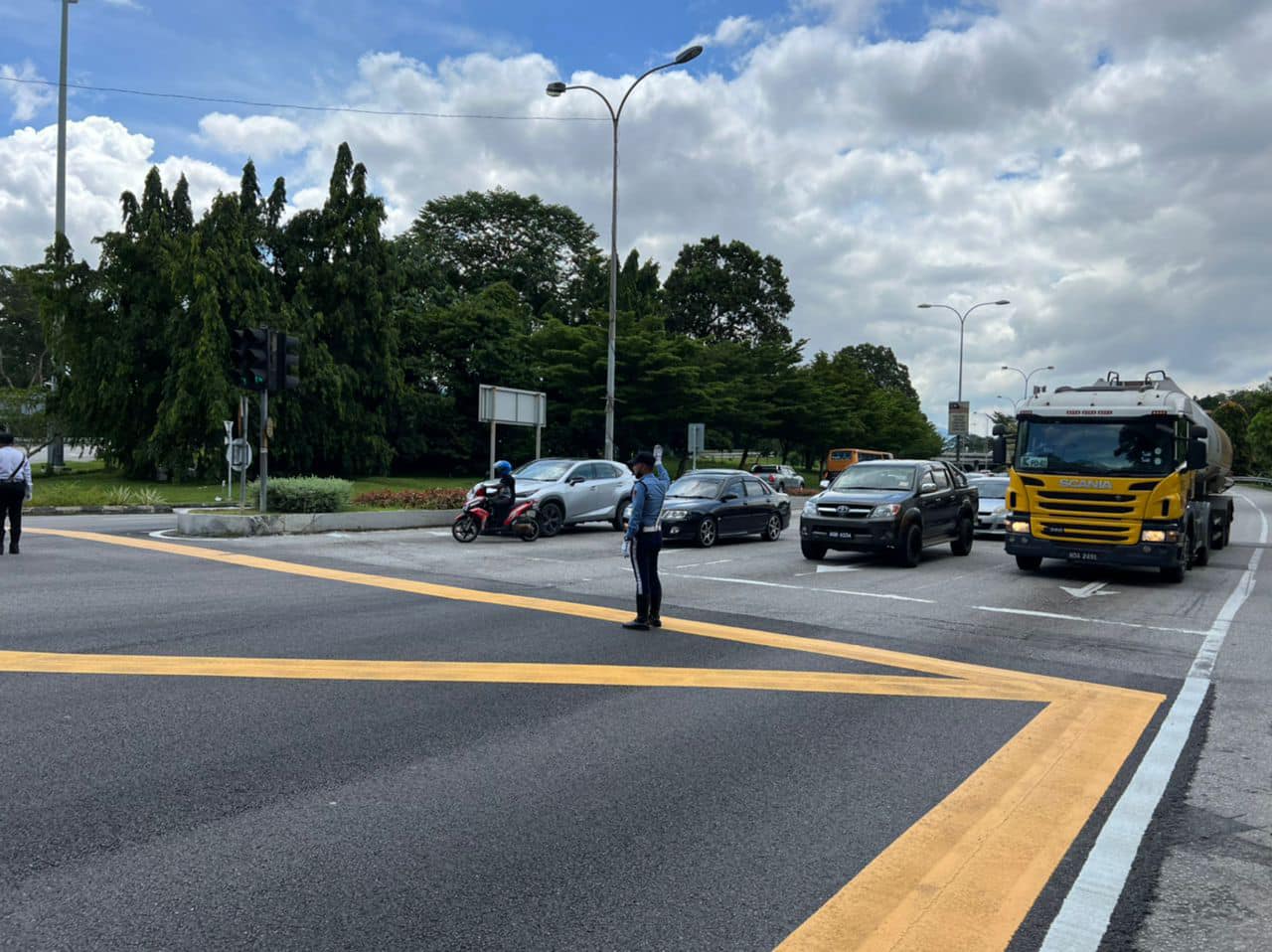 KAJIAN ALIRAN TRAFIK BAGI PENUTUPAN MEDIAN JALAN (LALUAN TENGAH) OLEH IBU PEJABAT POLIS DAERAH (IPD) SEREMBAN