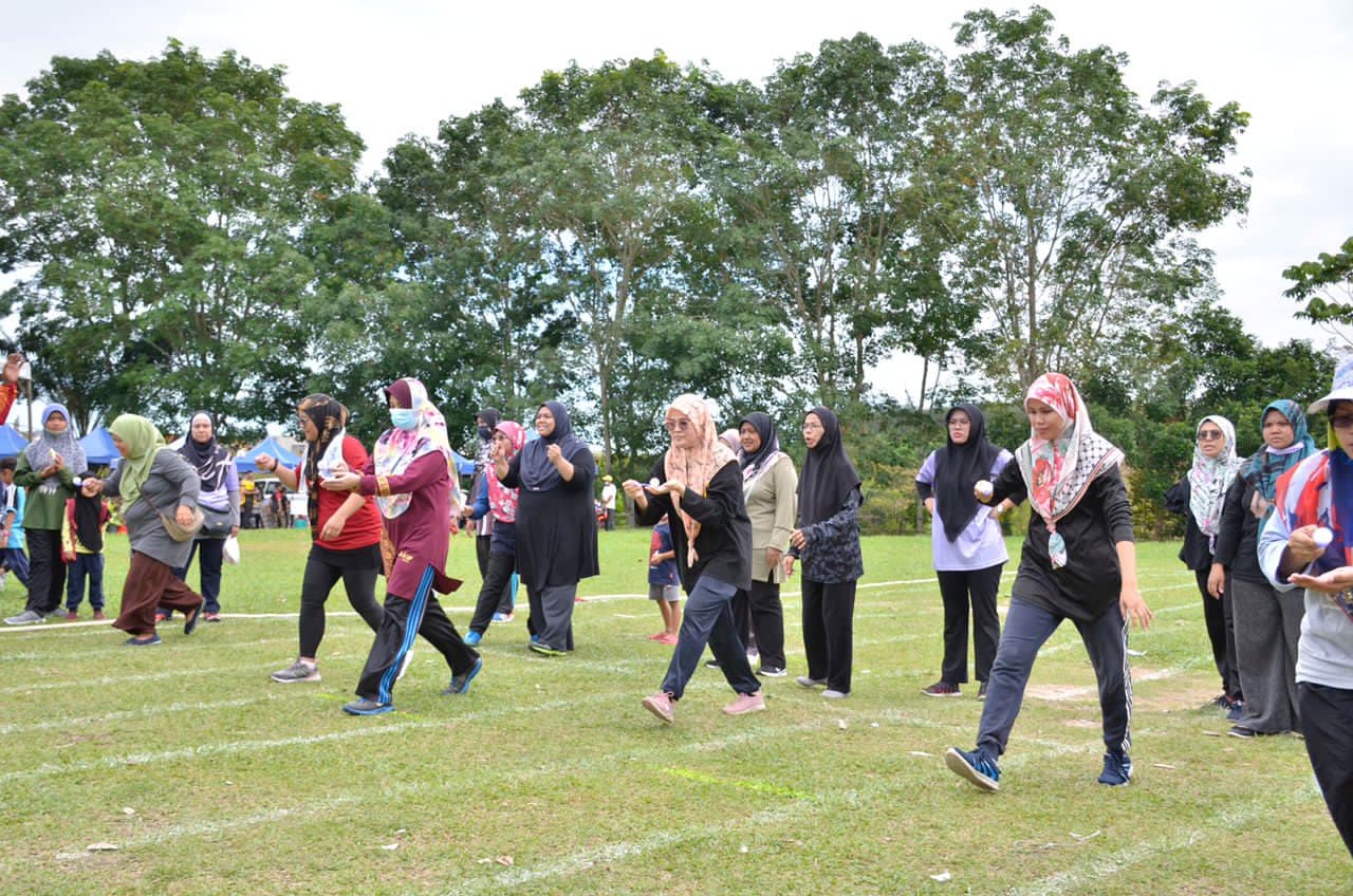 MAJLIS PENYAMPAIAN HADIAH BAGI SUKANEKA HARI SIHAT DUN LABU