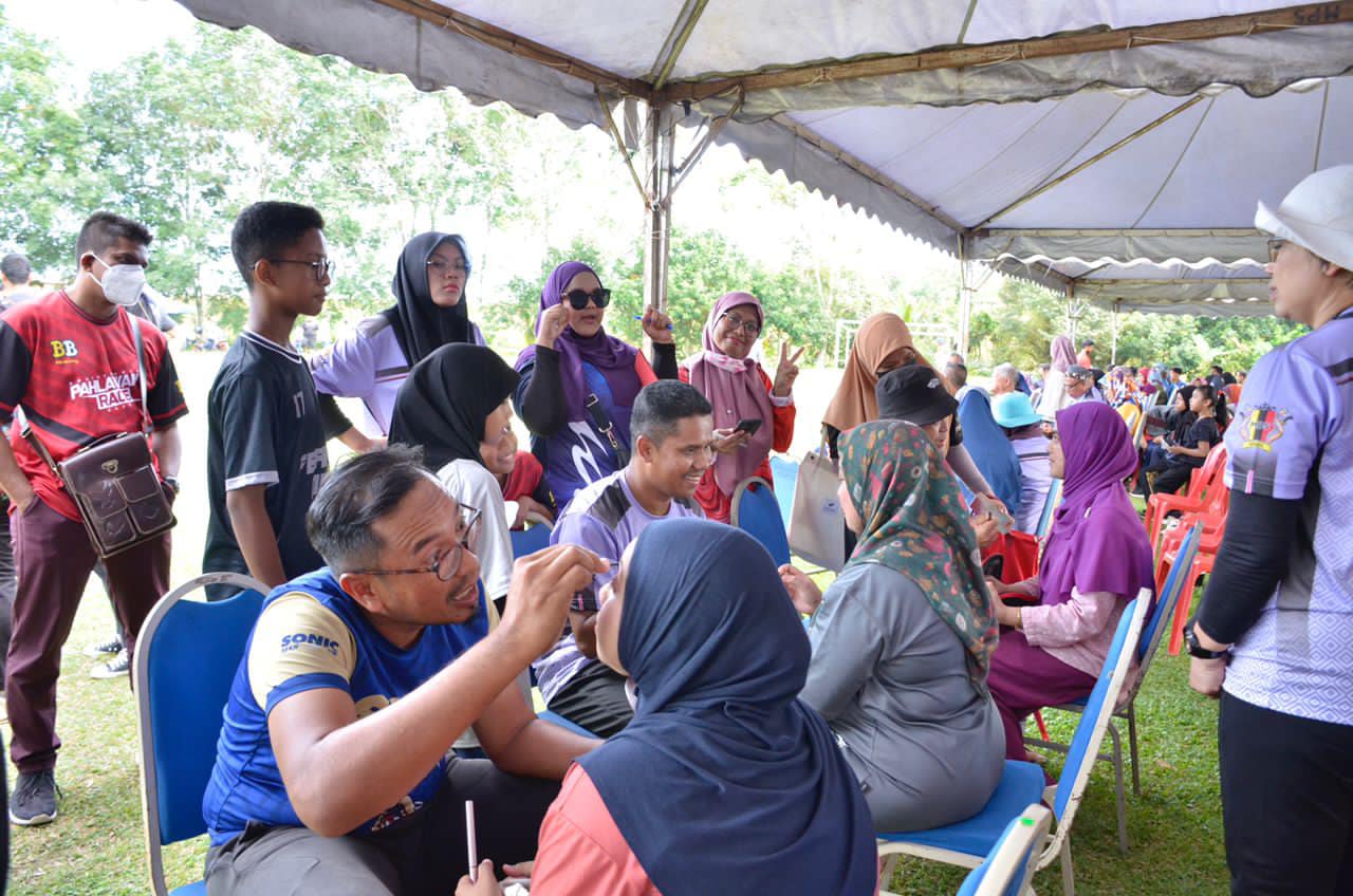 MAJLIS PENYAMPAIAN HADIAH BAGI SUKANEKA HARI SIHAT DUN LABU