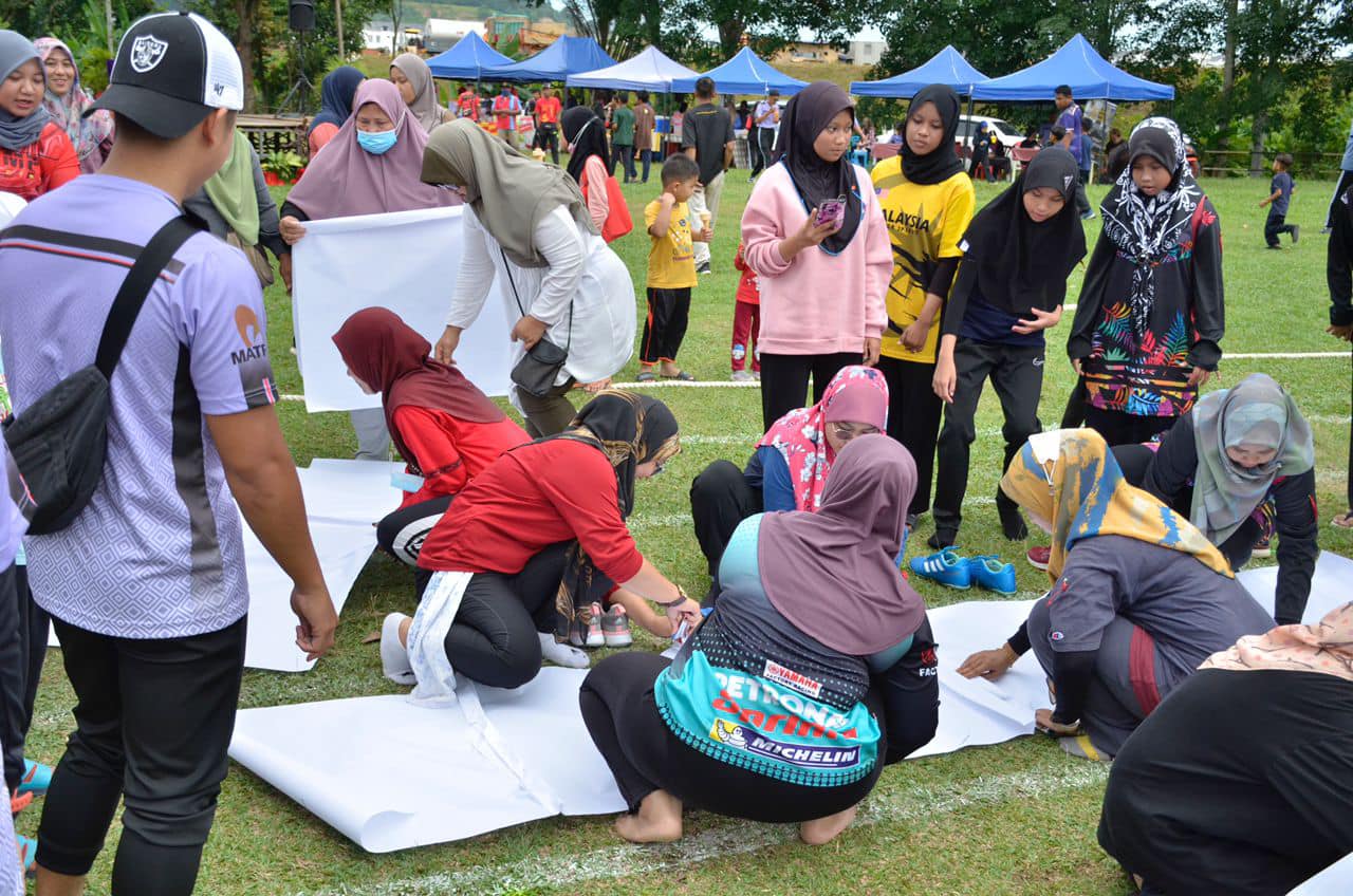 MAJLIS PENYAMPAIAN HADIAH BAGI SUKANEKA HARI SIHAT DUN LABU