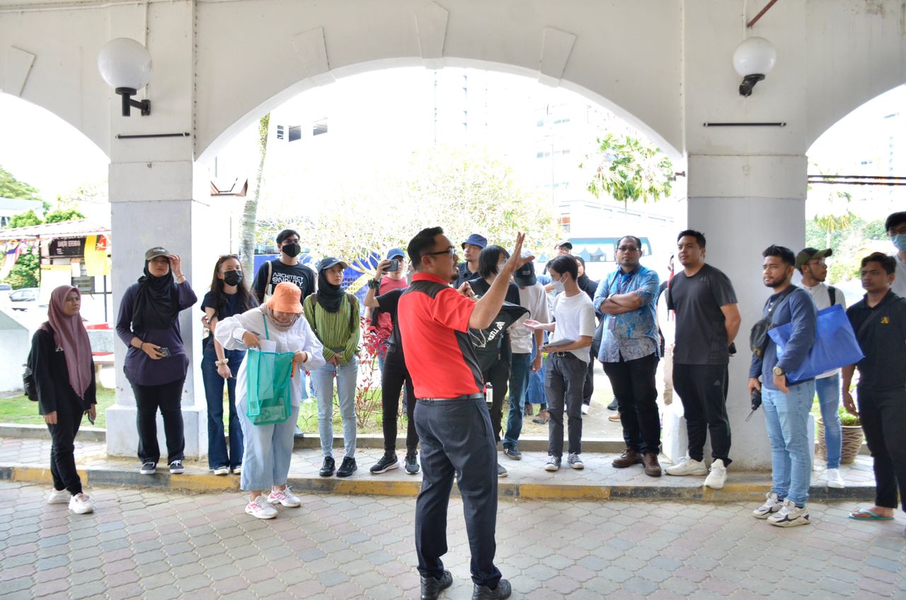 LAWATAN AKADEMIK KURSUS SARJANA MUDA SAINS SENIBINA UTM