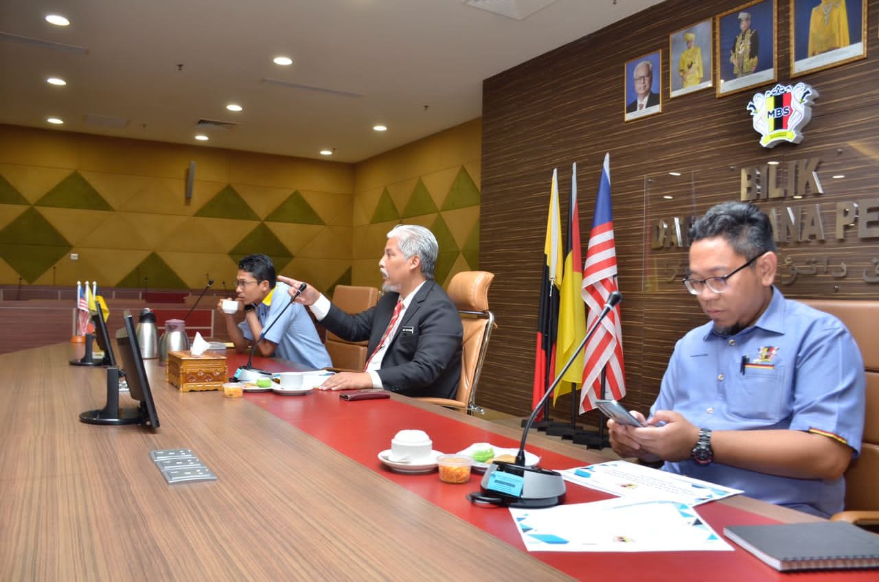 LAWATAN PENANDAARASAN MAJLIS PERBANDARAN KANGAR MENGENAI PELAKSANAAN OPERASI SMART PARKING MAJLIS BANDARAYA SEREMBAN