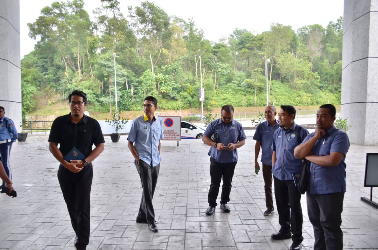 LAWATAN PENANDAARASAN MAJLIS PERBANDARAN KANGAR MENGENAI PELAKSANAAN OPERASI SMART PARKING MAJLIS BANDARAYA SEREMBAN