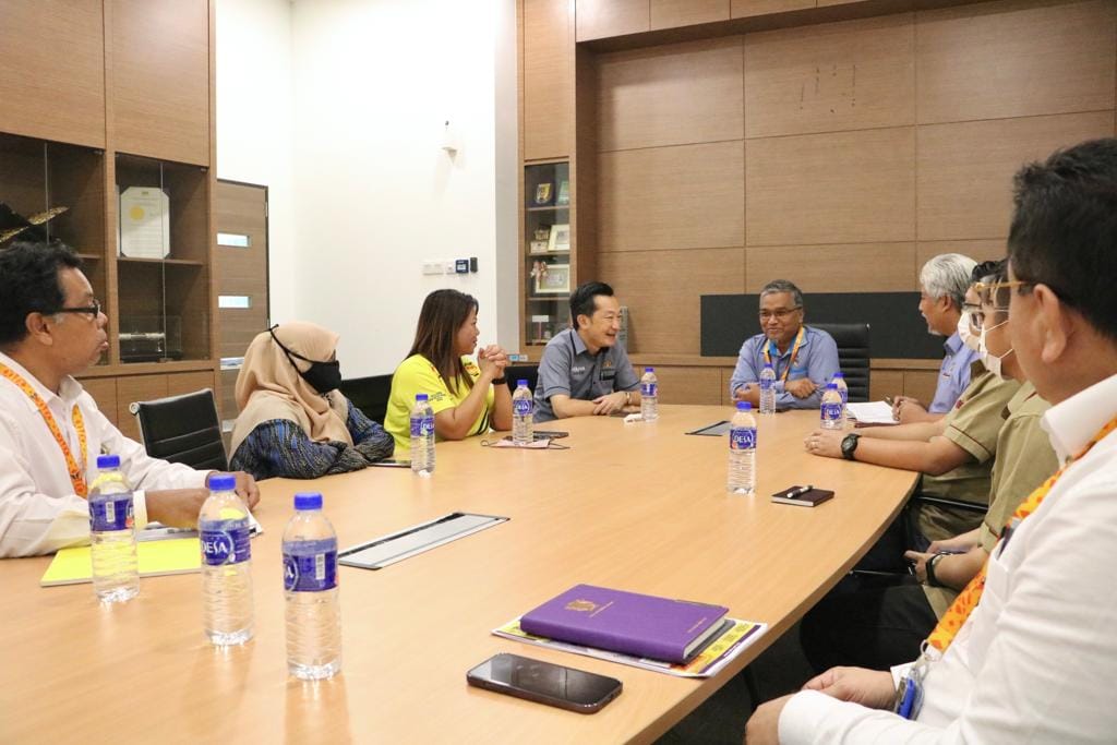 KUNJUNGAN HORMAT DARIPADA AHLI PARLIMEN RASAH