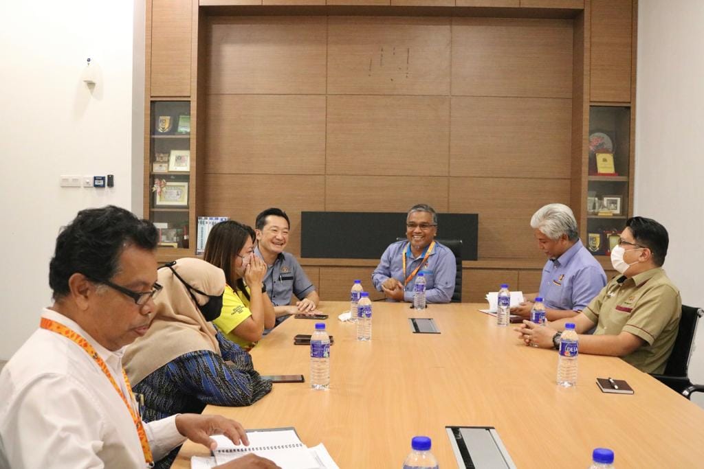 KUNJUNGAN HORMAT DARIPADA AHLI PARLIMEN RASAH