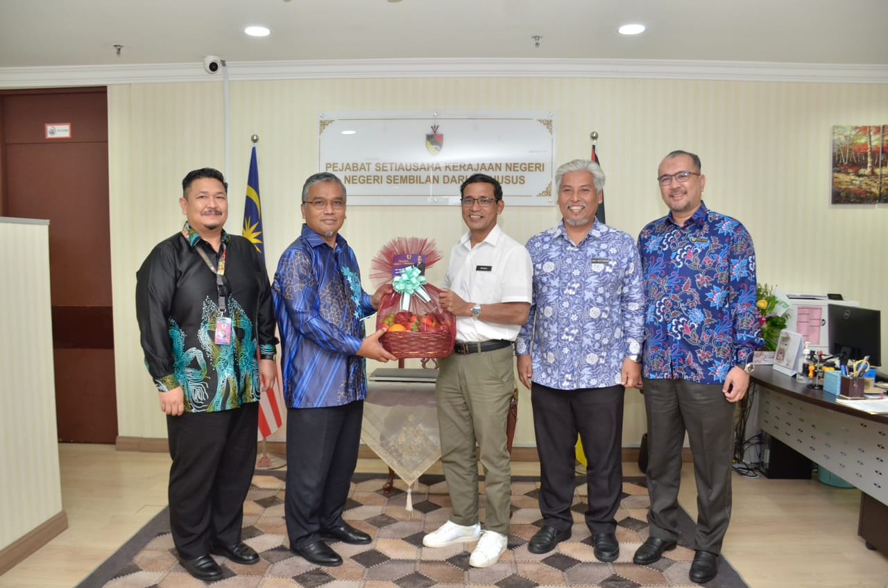 KUNJUNGAN HORMAT DATUK BANDAR MBS KE ATAS YB SETIAUSAHA KERAJAAN NEGERI SEMBILAN