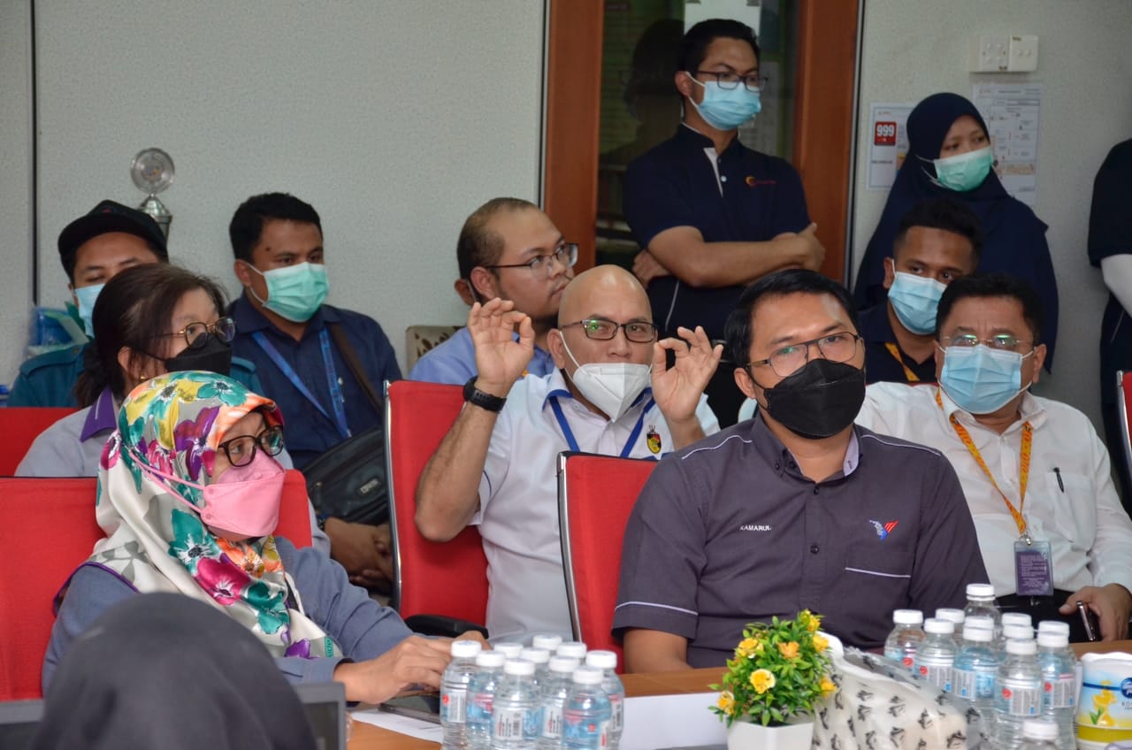 LAWATAN TURUN PADANG DATUK BANDAR DI QL POULTRY FARM, PAJAM