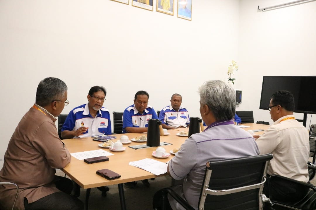 KUNJUNGAN HORMAT DARIPADA PERSATUAN KONTRAKTOR BUMIPUTERA KELAS 'F' MALAYSIA CAWANGAN NEGERI SEMBILAN (PERKOBF)