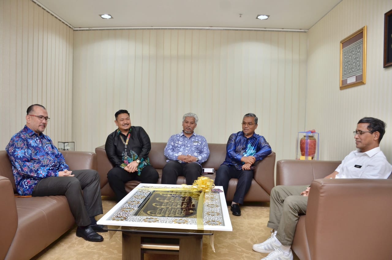 KUNJUNGAN HORMAT DATUK BANDAR MBS KE ATAS YB SETIAUSAHA KERAJAAN NEGERI SEMBILAN