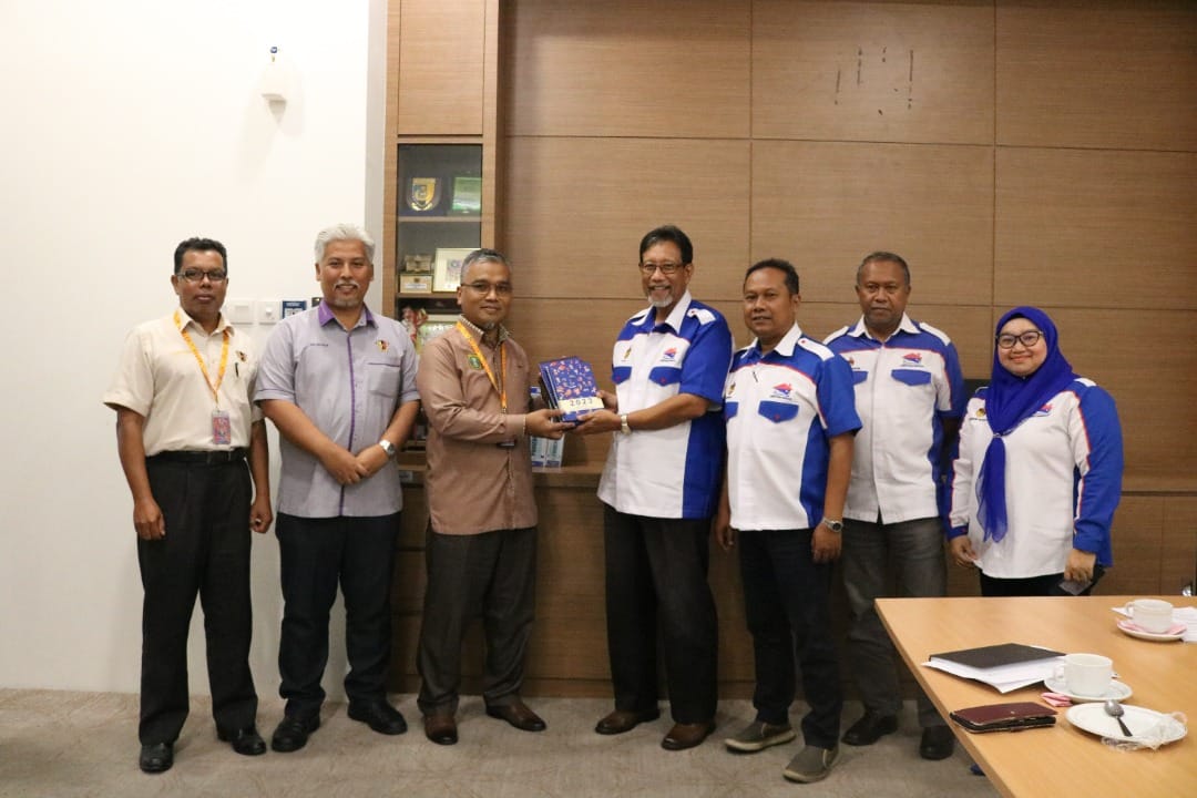 KUNJUNGAN HORMAT DARIPADA PERSATUAN KONTRAKTOR BUMIPUTERA KELAS 'F' MALAYSIA CAWANGAN NEGERI SEMBILAN (PERKOBF)