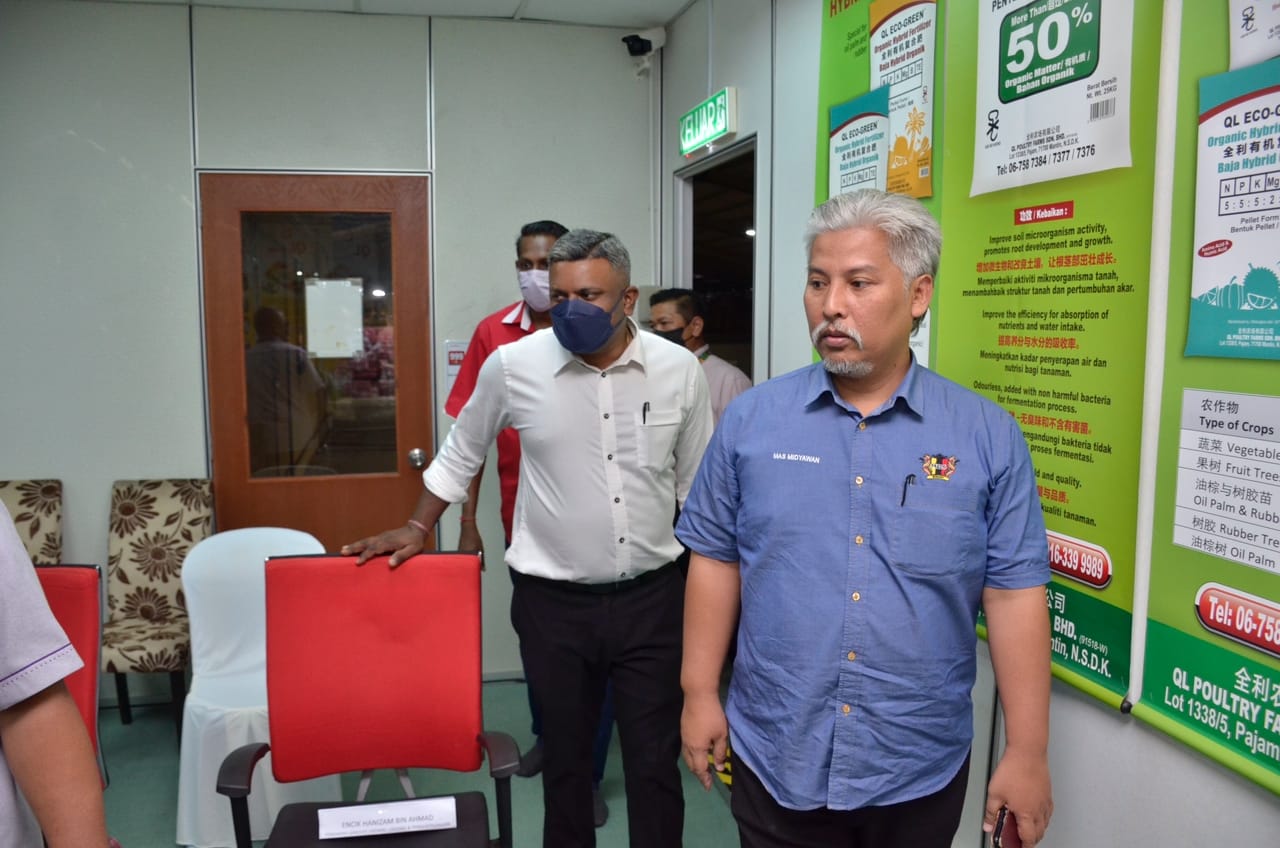 LAWATAN TURUN PADANG DATUK BANDAR DI QL POULTRY FARM, PAJAM