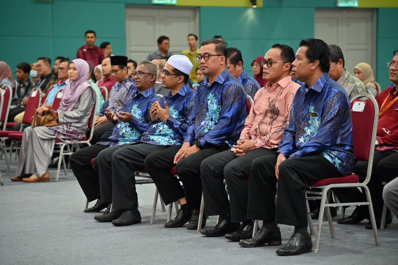 Majlis Penyerahan Dewan