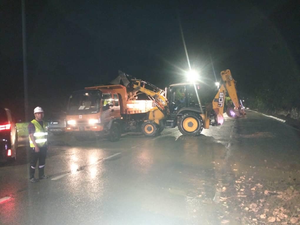 Tanah Runtuh Jalan Tok Dagang