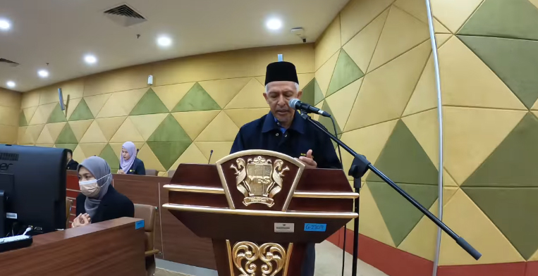 ANGKAT SUMPAH AHLI MAJLIS