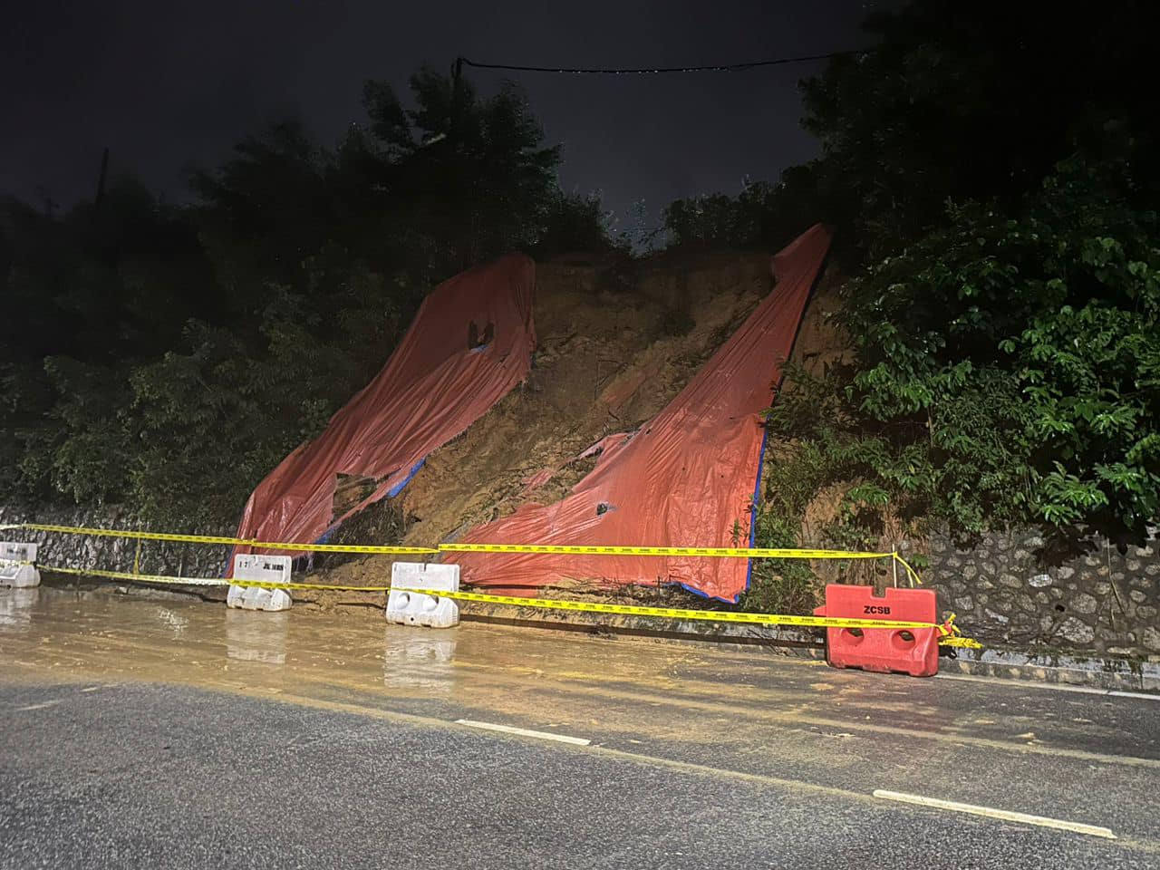 Tanah Runtuh Jalan Tok Dagang