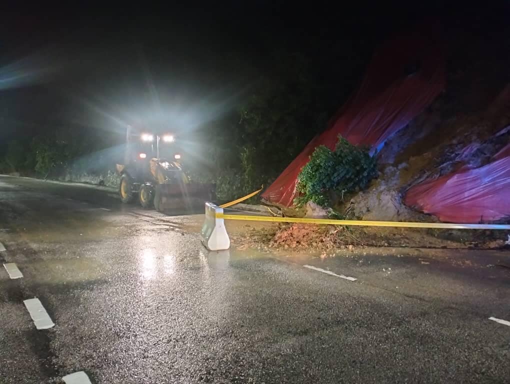 Tanah Runtuh Jalan Tok Dagang