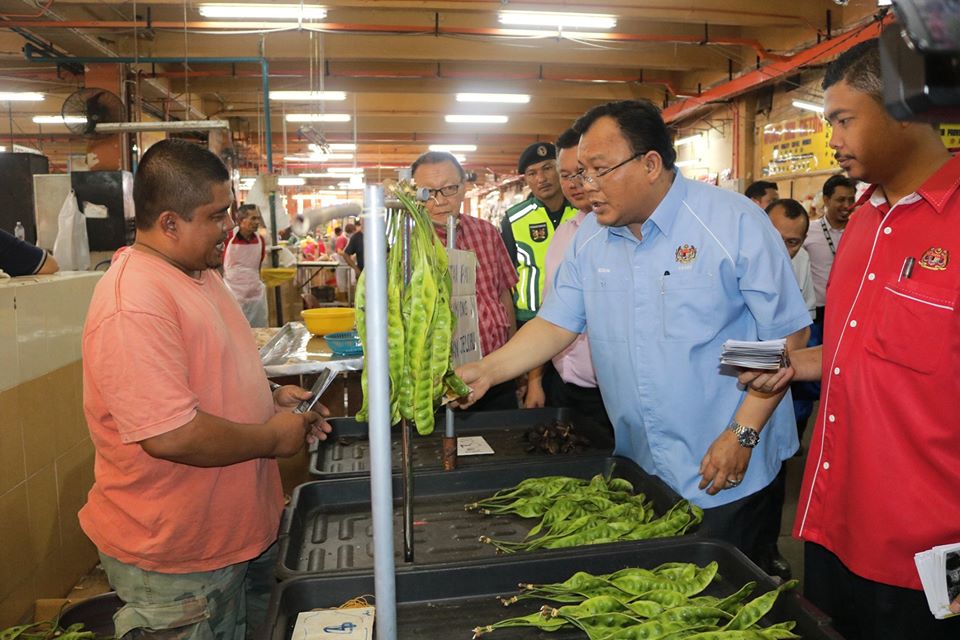 PROGRAM 'INFO ON WHEELS' DI PASAR BESAR SEREMBAN