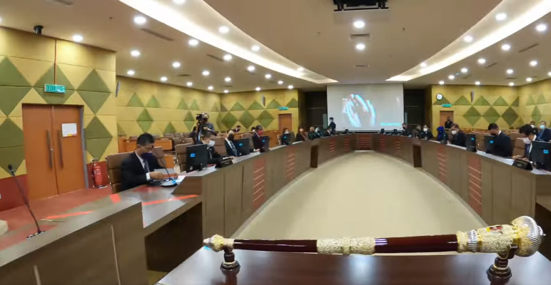 ANGKAT SUMPAH AHLI MAJLIS